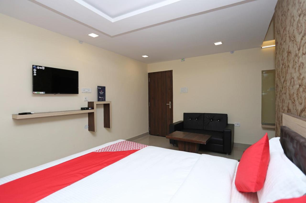 Oyo Flagship 11549 Crystal Inn Jamshedpur Esterno foto